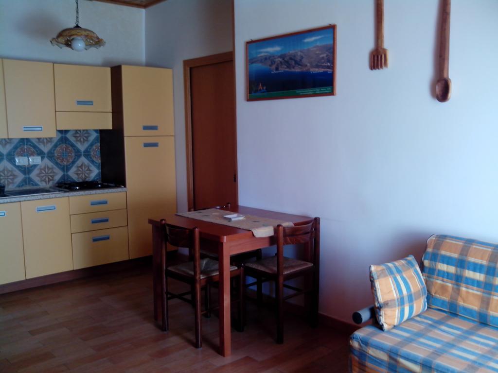 Bed&Breakfast La Casetta SantʼAlessio Siculo Esterno foto